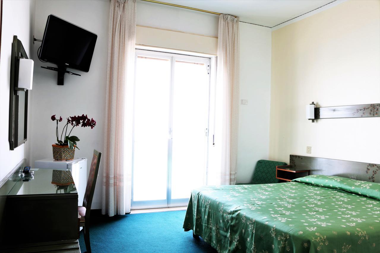 SantʼAlessio Siculo Hotel Kennedy חדר תמונה